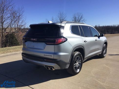 Used 2025 GMC Acadia Elevation image 3