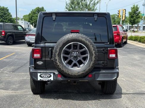 Used 2021 Jeep Wrangler Unlimited Sahara AWD/4WD image 4