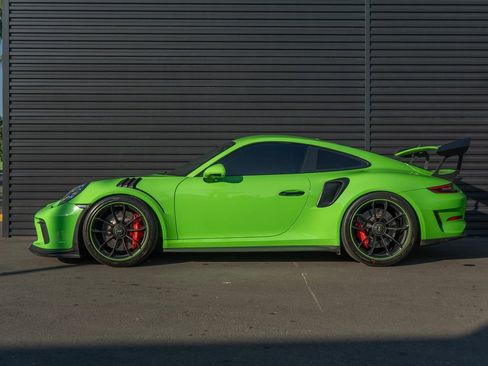 Used 2019 Porsche 911 GT3 RS RWD image 2
