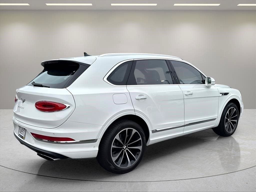 Used 2023 Bentley Bentayga AWD/4WD image 5