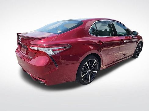 Used 2018 Toyota Camry XSE FWD image 4