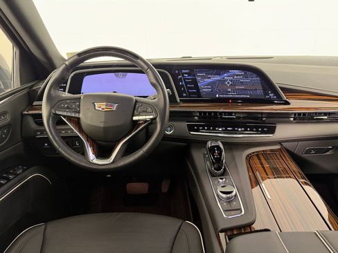 Used 2024 Cadillac Escalade Premium Luxury w/ Performance Package image 29