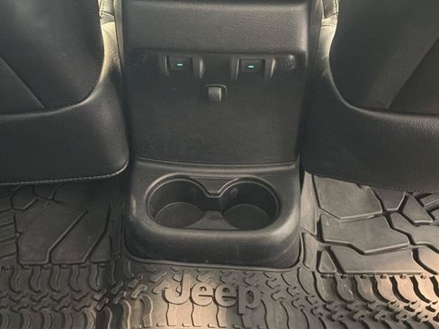 Used 2016 Jeep Wrangler Unlimited Rubicon w/ Dual Top Group AWD/4WD image 25