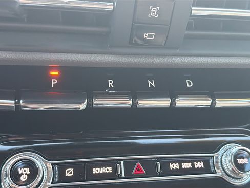 Used 2020 Lincoln Corsair FWD w/ Convenience Package image 18