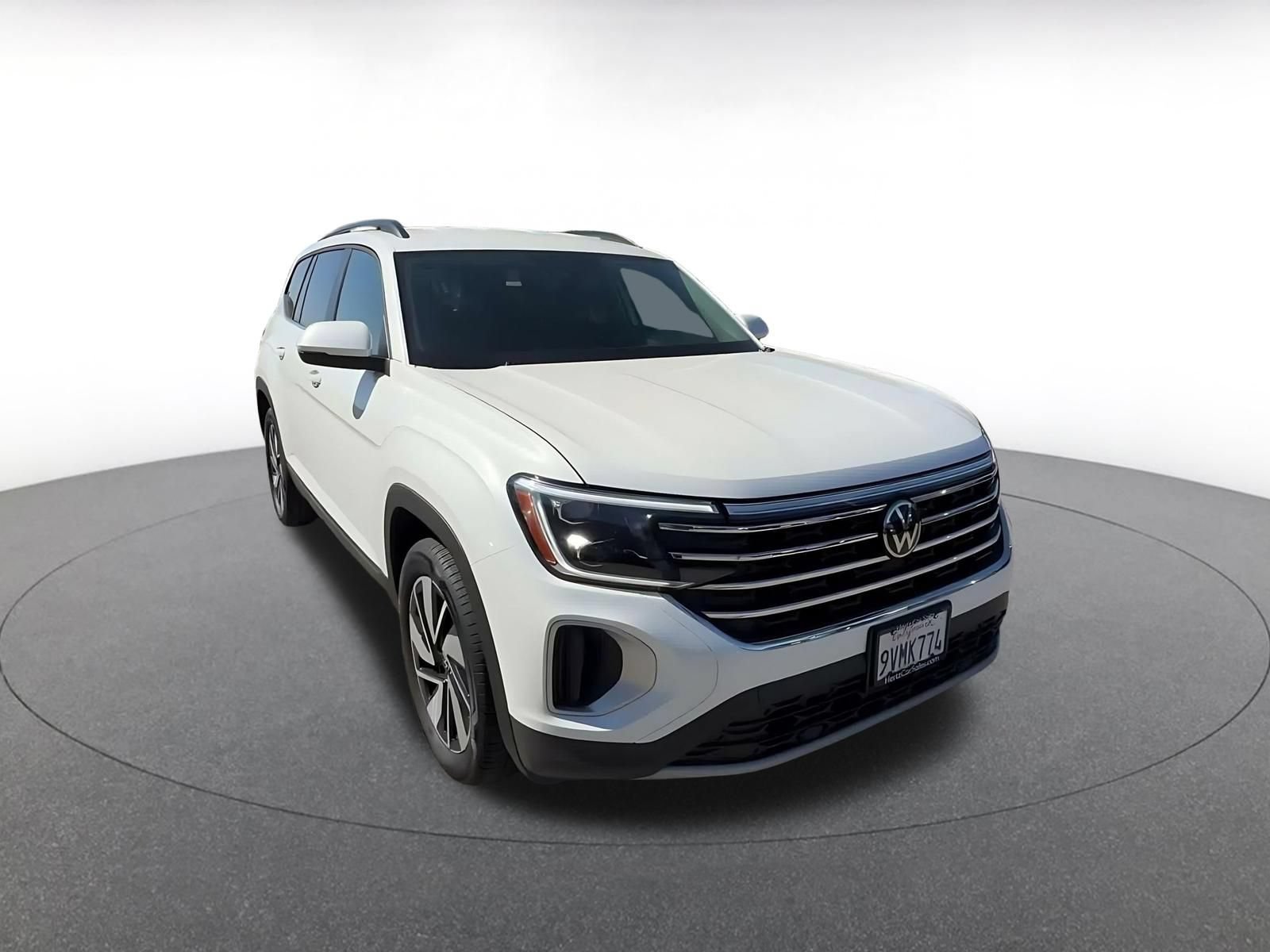Used 2026 Volkswagen Atlas SE FWD image 3