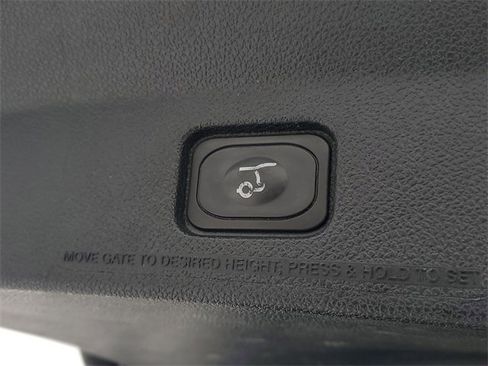 Used 2018 Ford Explorer Sport image 9