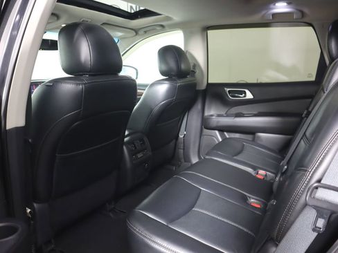 Used 2015 Nissan Pathfinder Platinum w/ Cargo Package image 18