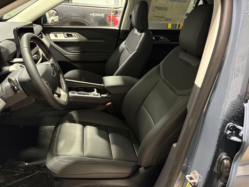 New 2026 Ford Explorer Active w/ Active Comfort Package AWD/4WD image 12