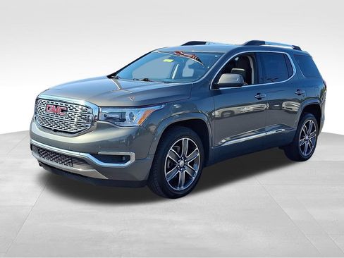 Used 2018 GMC Acadia Denali w/ Technology Package AWD/4WD image 3