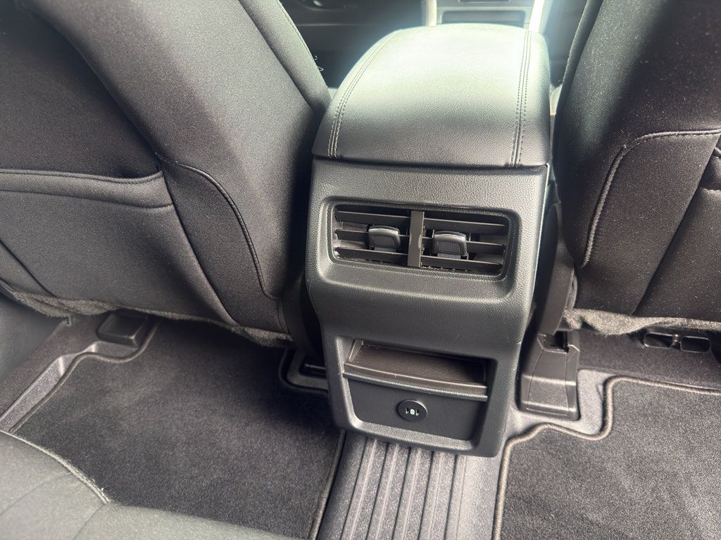 Used 2023 Ford Edge SE AWD/4WD image 26