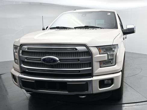 Used 2016 Ford F150 Platinum w/ Equipment Group 701A Luxury AWD/4WD image 3