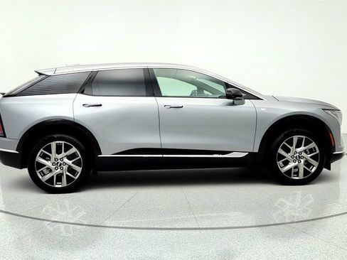 Used 2026 Cadillac Optiq Luxury 1 RWD image 4