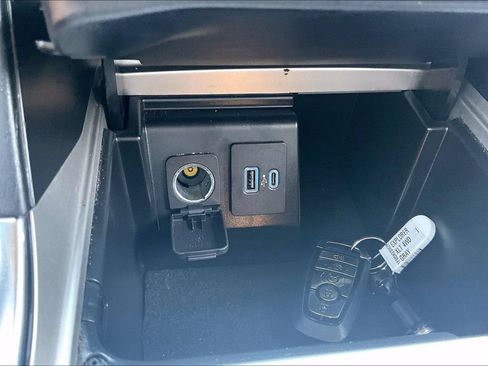 Used 2023 Ford Explorer XLT w/ Equipment Group 202A AWD/4WD image 33