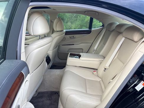 Used 2015 Lexus LS 460 AWD w/ Comfort Package image 24