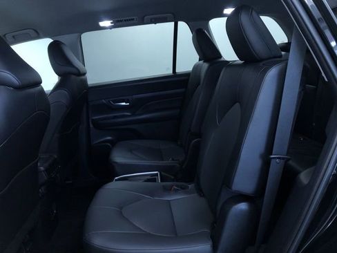 Certified 2025 Toyota Grand Highlander AWD image 22