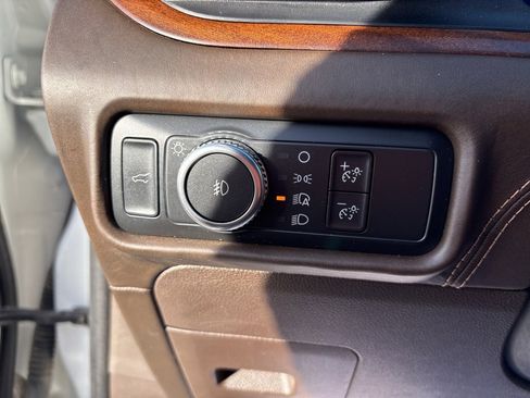 Used 2021 Ford Explorer King Ranch w/ Premium Technology Package image 23