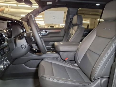 New 2026 GMC Yukon Denali w/ Sun & Power Step Package AWD/4WD image 15