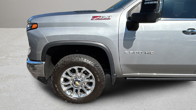 Used 2025 Chevrolet Silverado 2500 LTZ w/ LTZ Plus Package AWD/4WD image 39