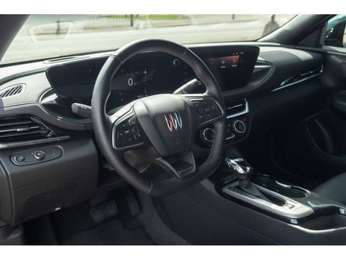 Used 2024 Buick Envista Sport Touring w/ Convenience I Package FWD image 11
