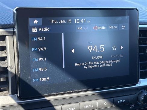 Used 2025 Hyundai Venue SEL image 4