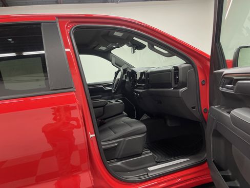 Used 2025 Chevrolet Silverado 1500 LT image 25