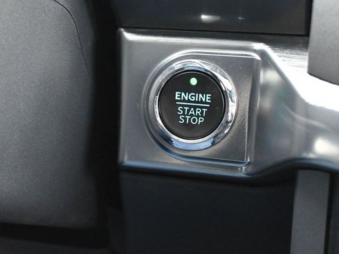 Used 2022 Ford F150 Lariat w/ Equipment Group 502A High image 39