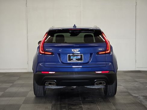 Used 2023 Cadillac XT4 Luxury w/ Cold Weather Package FWD image 6