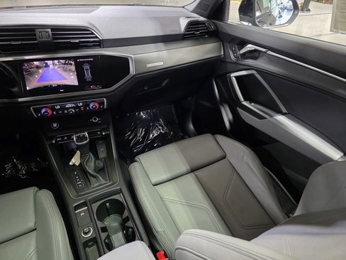 Used 2024 Audi Q3 2.0T Premium image 17