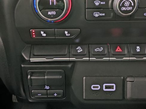 Used 2021 Chevrolet Silverado 1500 LT Trail Boss image 7