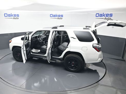 Used 2018 Toyota 4Runner TRD Off-Road Premium image 62