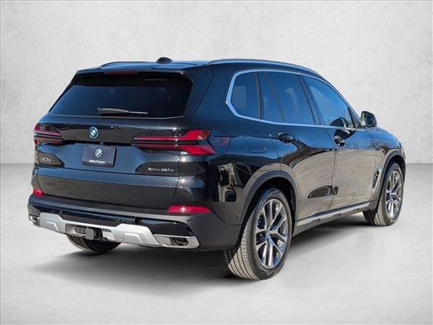 New 2026 BMW X5 xDrive50e image 2