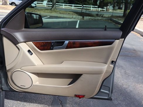 Used 2013 Mercedes-Benz C 250 Sport image 26