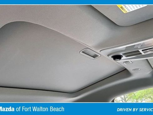 Used 2017 Chevrolet Equinox Premier w/ Enhanced Convenience Package image 27