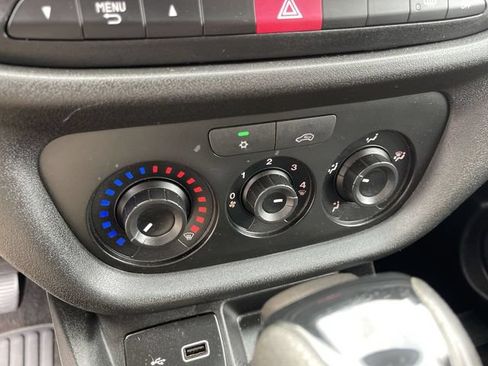 Used 2021 RAM ProMaster City Tradesman SLT FWD image 10