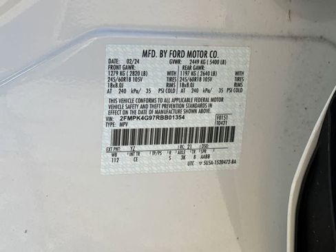 Used 2024 Ford Edge SE image 30