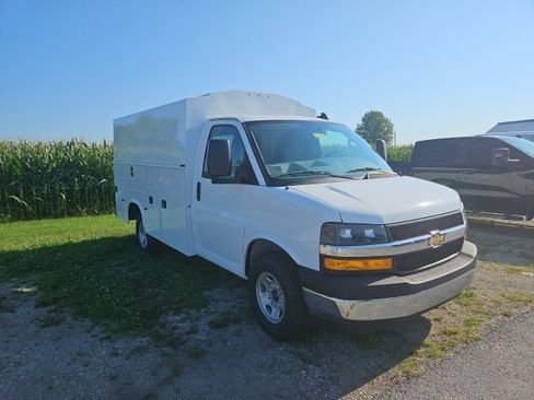 New 2025 Chevrolet Express 3500 Work Van w/ Power Convenience Package image 4