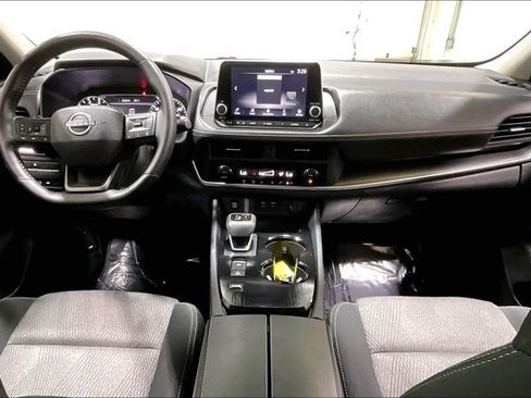 Used 2025 Nissan Rogue SV FWD image 14