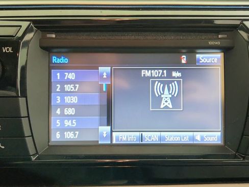 Used 2015 Toyota Corolla LE image 28