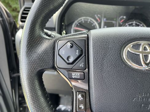Used 2024 Toyota 4Runner TRD Off-Road AWD/4WD image 33