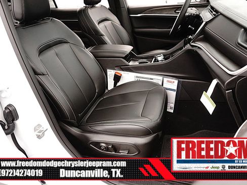 New 2026 Jeep Grand Cherokee L Limited w/ Limited Altitude Package AWD/4WD image 17