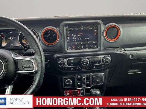 Used 2022 Jeep Gladiator Mojave w/ Trailer Tow Package AWD/4WD image 9