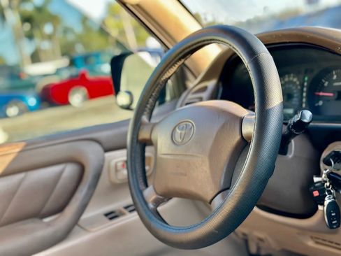 Used 1998 Toyota Land Cruiser image 11