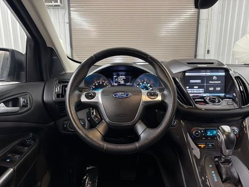 Used 2015 Ford Escape Titanium w/ Equipment Group 301A AWD/4WD image 38