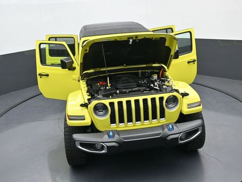 Used 2023 Jeep Wrangler Unlimited Sahara w/ Cold Weather Group AWD/4WD image 37