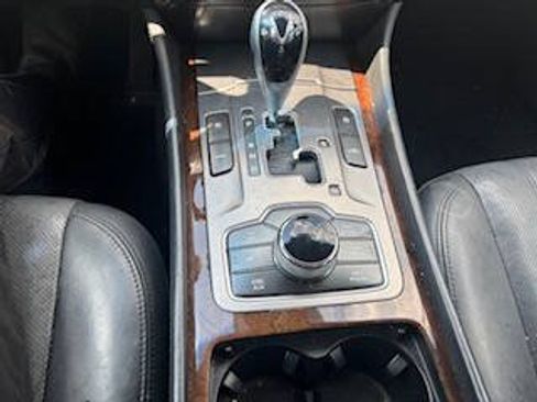 Used 2012 Hyundai Equus Signature RWD image 10