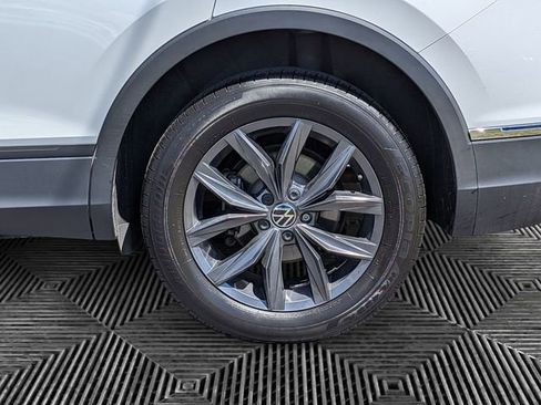 Used 2023 Volkswagen Tiguan SE FWD image 9
