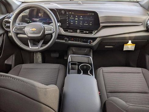 New 2025 Chevrolet Equinox LT w/ Safety and Technology Package image 13