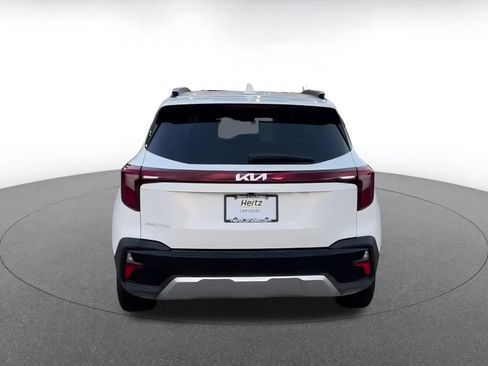 Used 2025 Kia Seltos S image 12