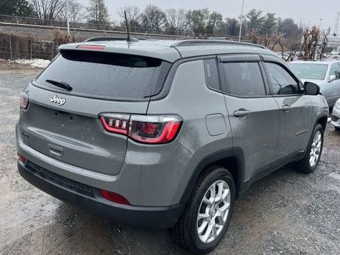 Used 2023 Jeep Compass Latitude image 5