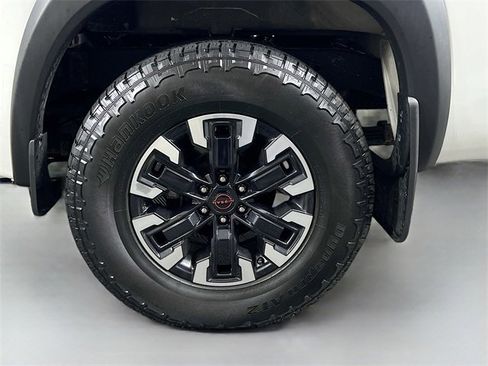 Used 2022 Nissan Frontier PRO-4X w/ Technology Package image 32